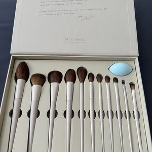 Makeup by Ariel brushes by morphe NOT TAKING ANY OFFERS FIRM ON PRICE ❤️
